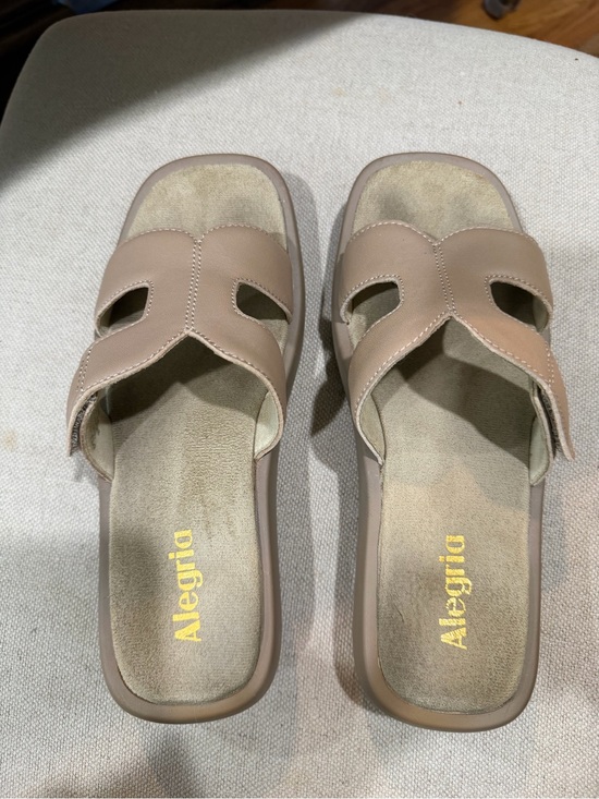 Alegria Shoes - Alegria Women’s Beige Slide Sandals